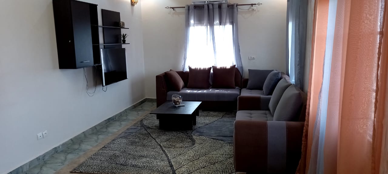 Salon avec télévision aux Résidences Safety